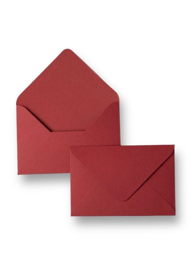 Конверт матовий. Колір Burgundy. Розмір 11х16.4 см.