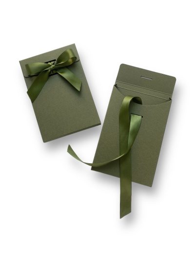 Конверт матовий. Колір Khaki. Розмір 10.5х15.5х1 см.