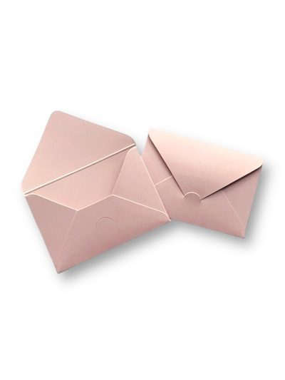 Конверт матовий з розрізом для закриття. Колір Pink Nude. Розмір міні 10х7 см.