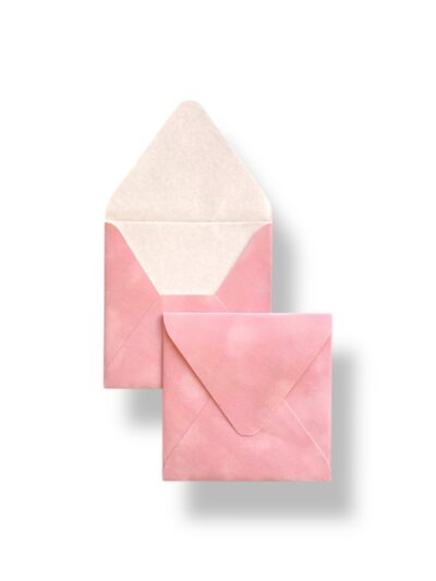 Конверт оксамитовий квадратний. Колір Soft pink. Розмір 13.5х13.5 см.