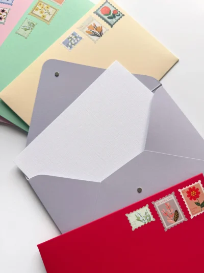 Сет конвертів 5 шт. З декоративними марками.